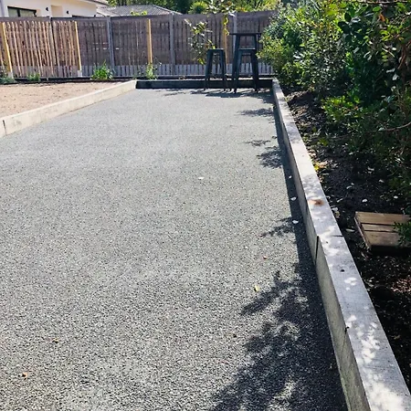 Modern House With Pool, Between And Forest וילה לאקאנו