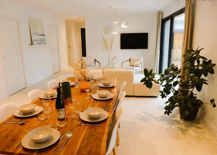 Villa Modern House With Pool, Between And Forest *